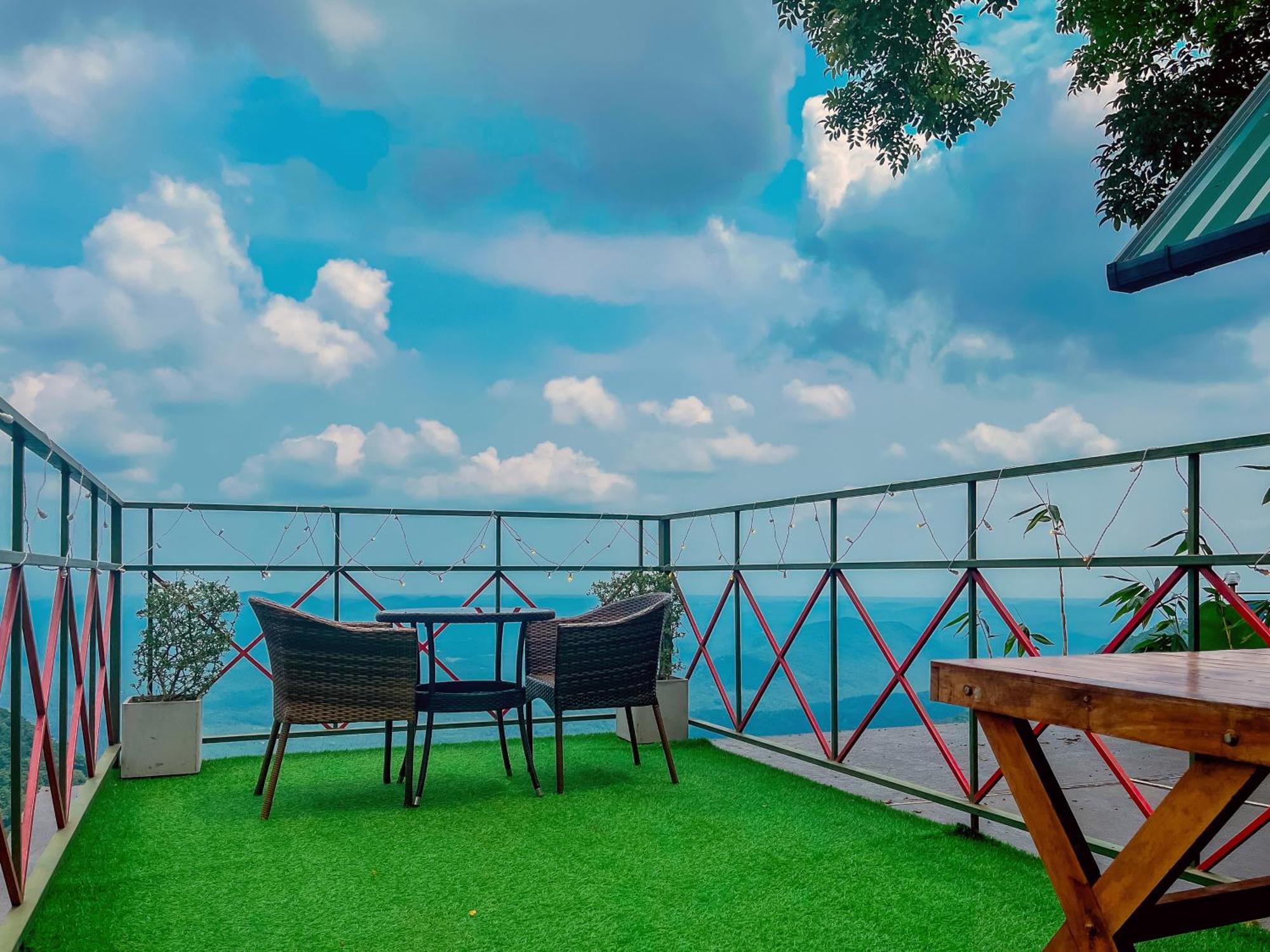 Mount Stratus Resort Vayalada Balussery 外观 照片